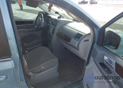 2010 Chrysler Town & Country Touring из США, поврежденный, VIN 2A4RR5D16AR230186